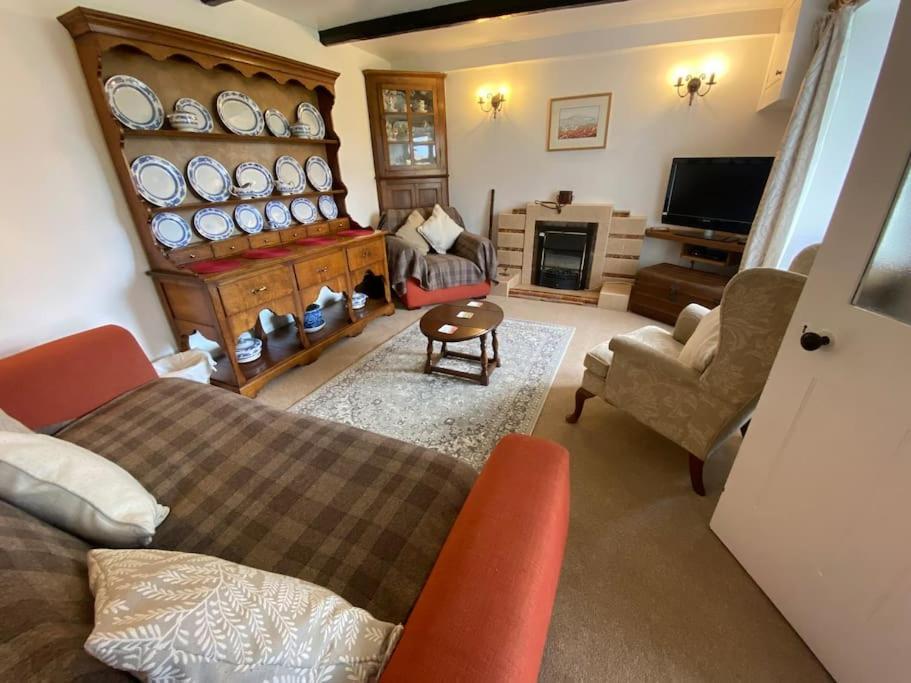 Scenic Welsh Cottage In The Brecon Beacons 크릭호웰 외부 사진