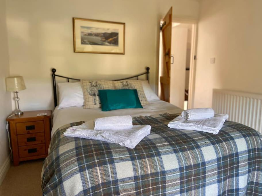 Scenic Welsh Cottage In The Brecon Beacons 크릭호웰 외부 사진